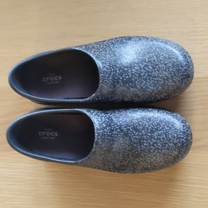 Crocs Neria Pro II Clogs 7 Rubber Speckled Graphic Dual Comfort Slip On Shoes